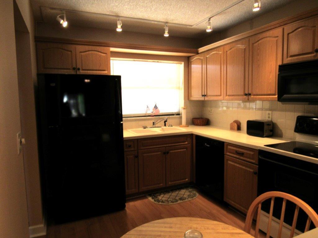 1841 Southwest Palm City Road, Unit 401D Stuart, FL 34994 - Photo 4 of 19 kitchen