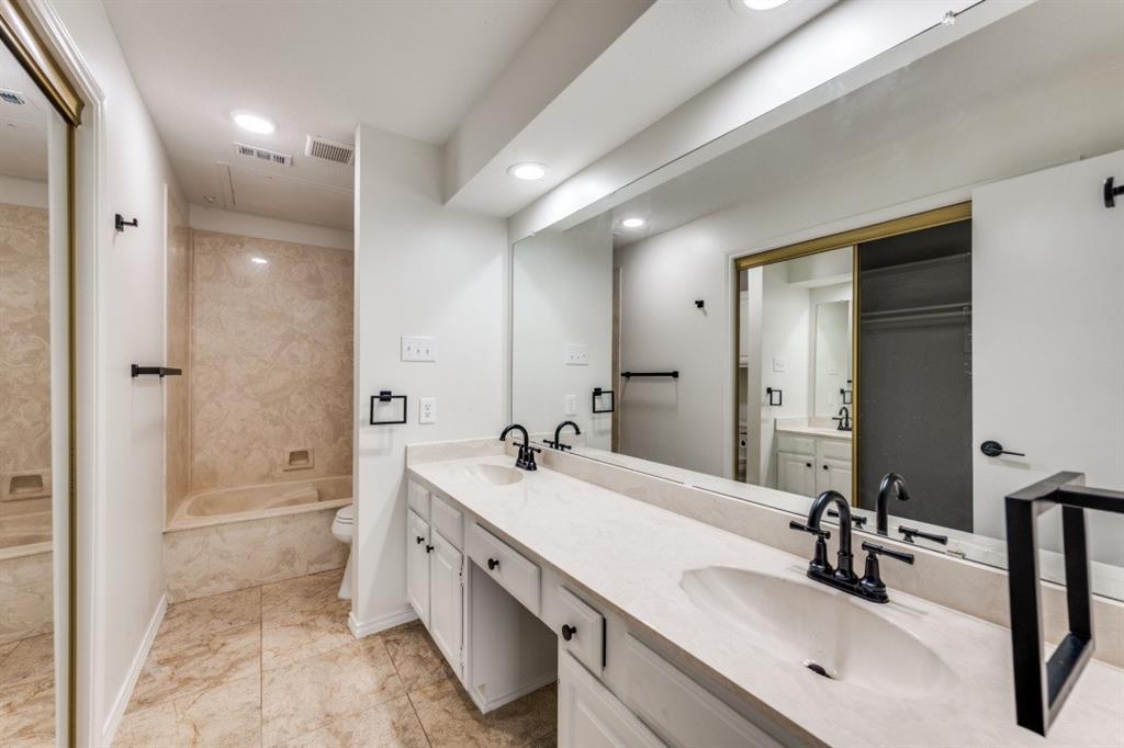 401 Pebble Way, Unit 239 Arlington, TX 76006 - Photo 7 of 13 Spacious , double sinks, and new hardware!