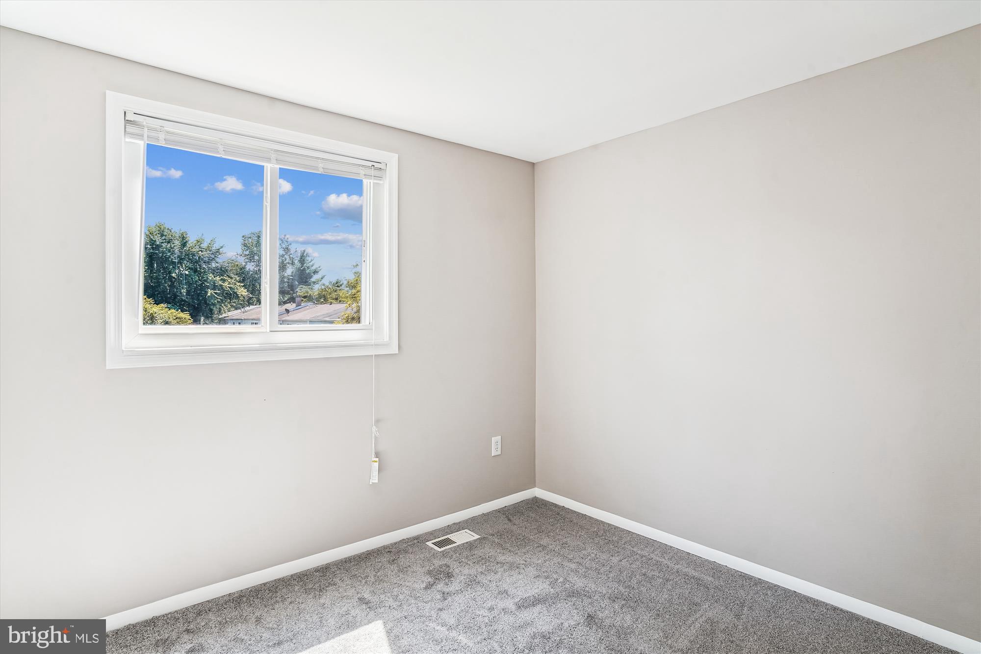 1708 Heather Lane Frederick, MD 21702 - Photo 29 of 47 an empty room with a window