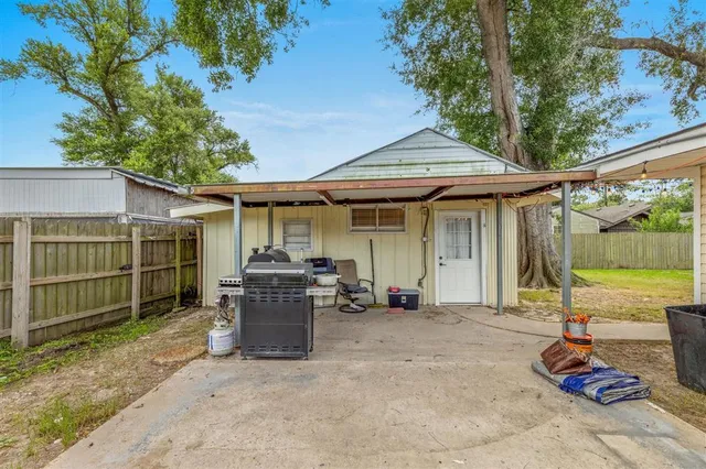 $1,500 | 1325 East Burton Street, Sulphur, LA 70663