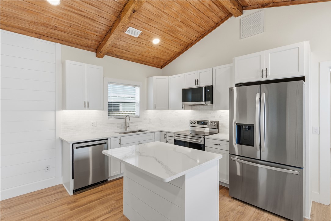 312 Palm Street St. Simons Island, GA 31522 - Photo 8 of 25