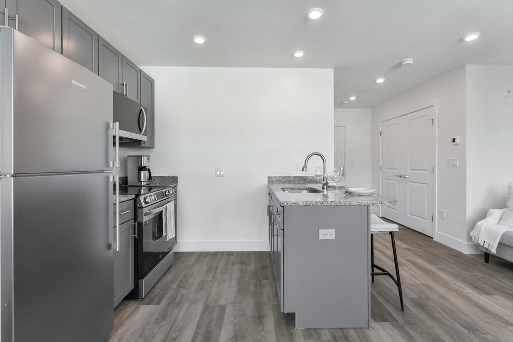 585 Essex Street, Unit PH 714 Lynn, MA 01901 - Photo 6 of 22