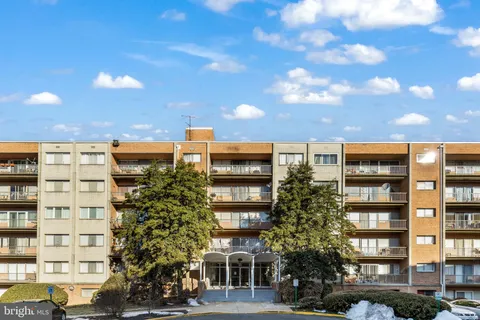 $205,000 | 5851 Quantrell Avenue, Unit 209, Alexandria, VA 22312