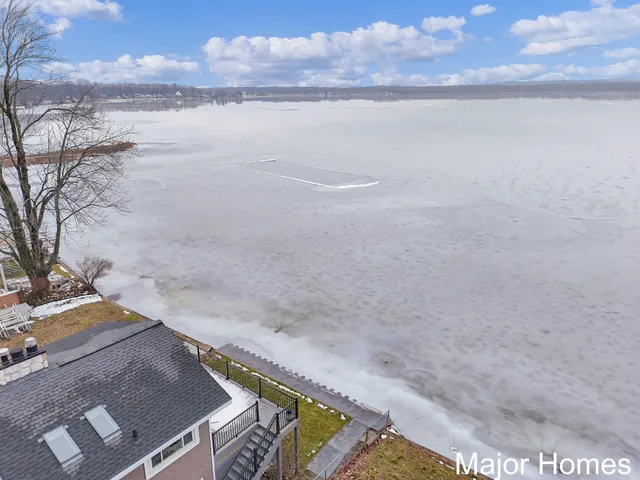 $875,000 | 3179 Sandy Beach Street, Wayland, MI 49348
