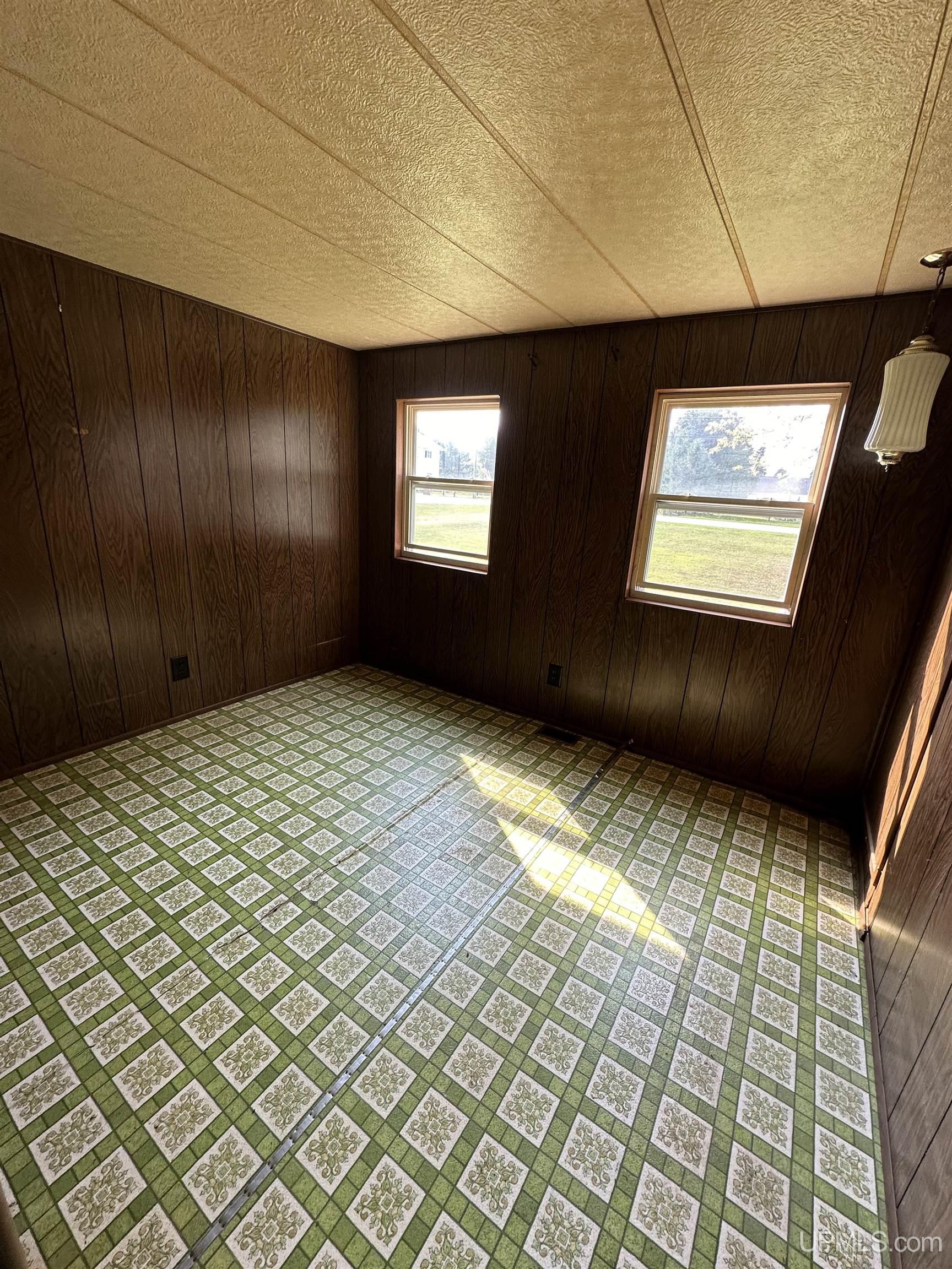 3958 20th Road Gladstone, MI 49837 - Photo 12 of 26