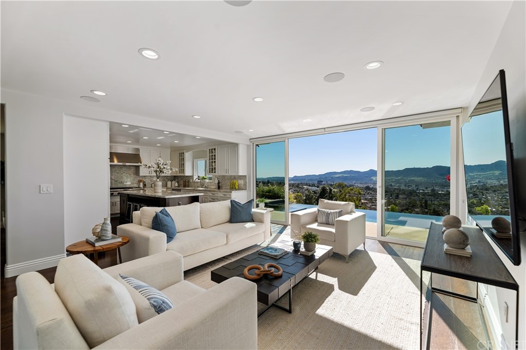 1132 Vista Ridge Burbank, CA 91504 - Photo 8 of 26