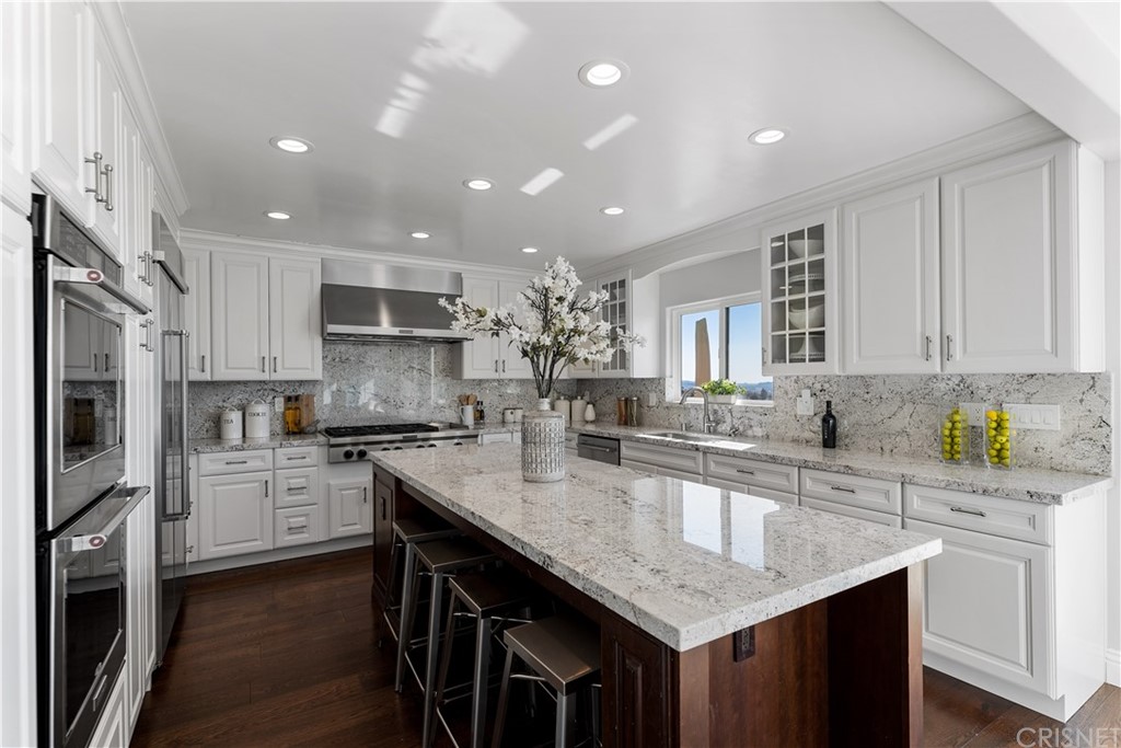 1132 Vista Ridge Burbank, CA 91504 - Photo 9 of 26