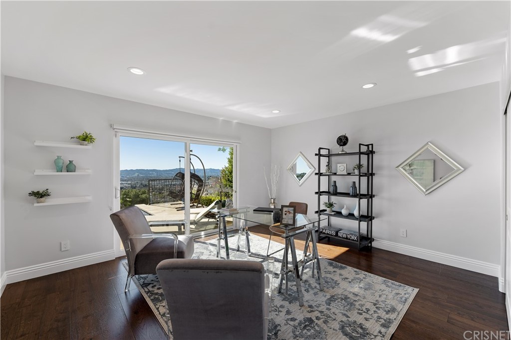 1132 Vista Ridge Burbank, CA 91504 - Photo 10 of 26