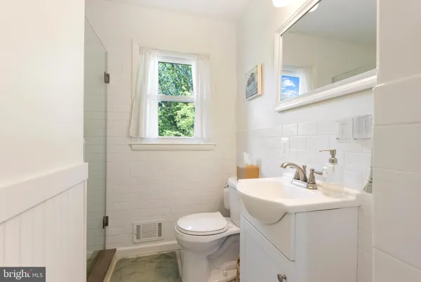 $539,900 | 6222 Groveland Road, Linthicum Heights, MD 21090