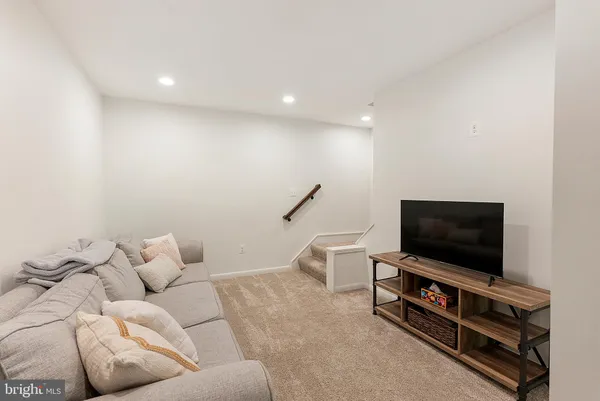 $539,900 | 6222 Groveland Road, Linthicum Heights, MD 21090