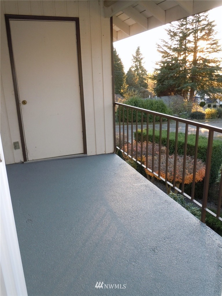 1541 Sheridan Road, Unit B2 Bremerton, WA 98310 - Photo 2 of 13 Gallery Image 2