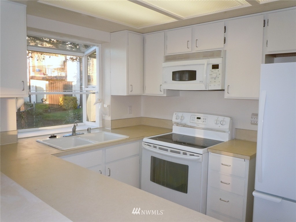 1541 Sheridan Road, Unit B2 Bremerton, WA 98310 - Photo 6 of 13 Gallery Image 6