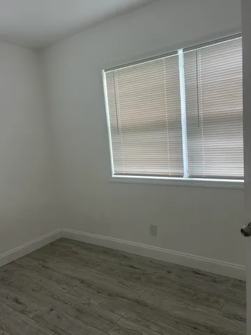 $1,900 | 3890 Lakewood Road, Unit 3, Palm Springs, FL 33461