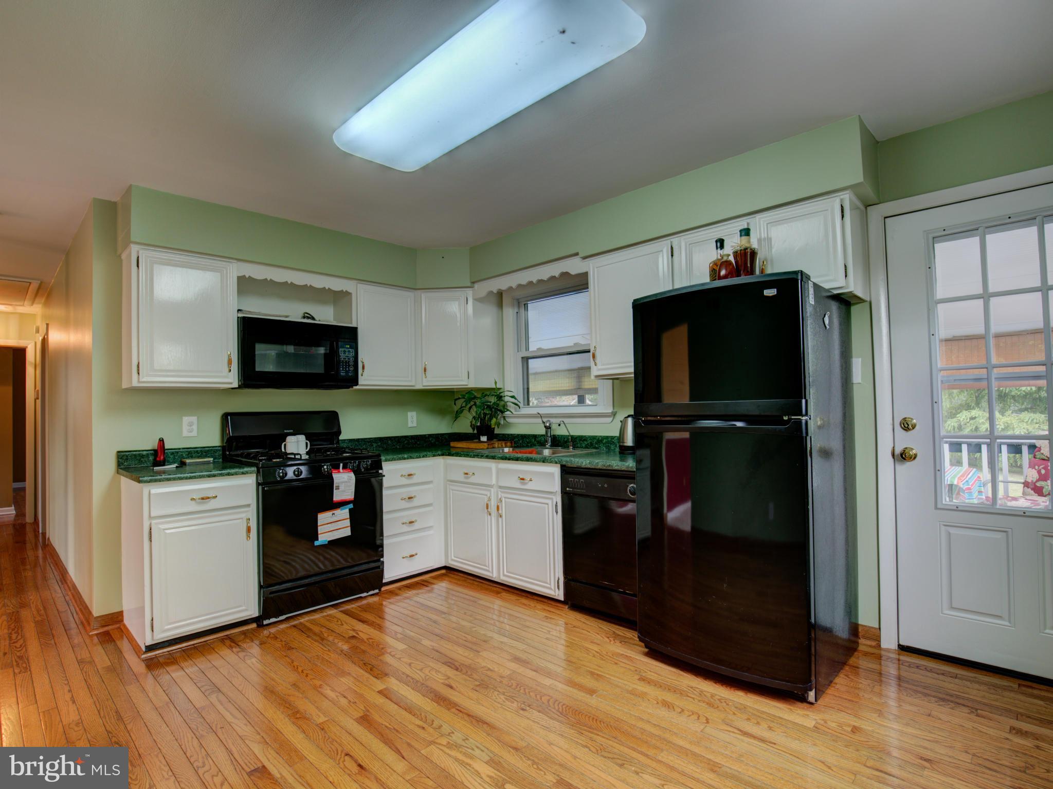 14768 Milltown Road Waterford, VA 20197 - Photo 2 of 26 Kitchen