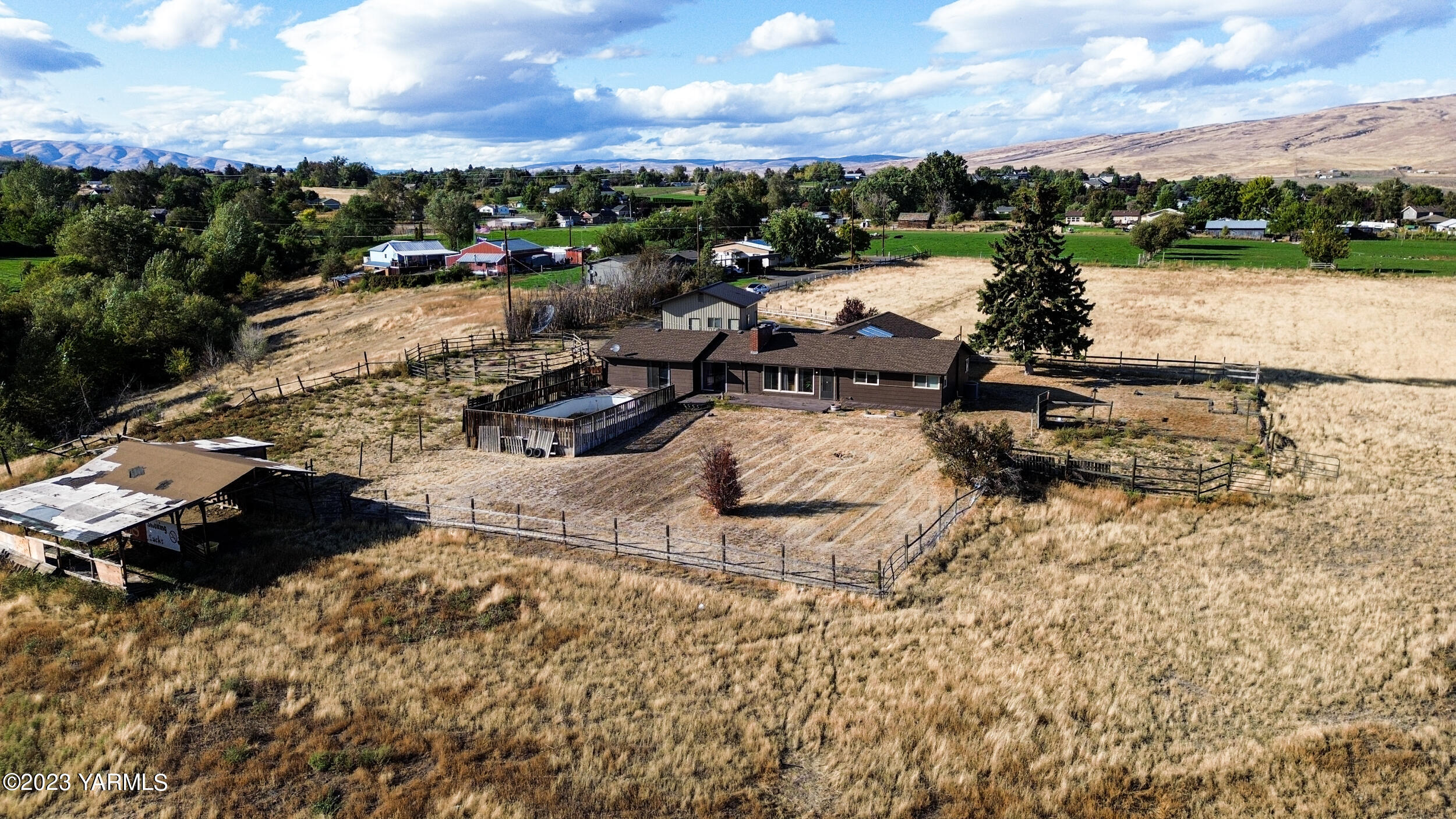 125 Johnson Road Selah, WA 98942 - Photo 35 of 36 a view of a lake with outdoor space