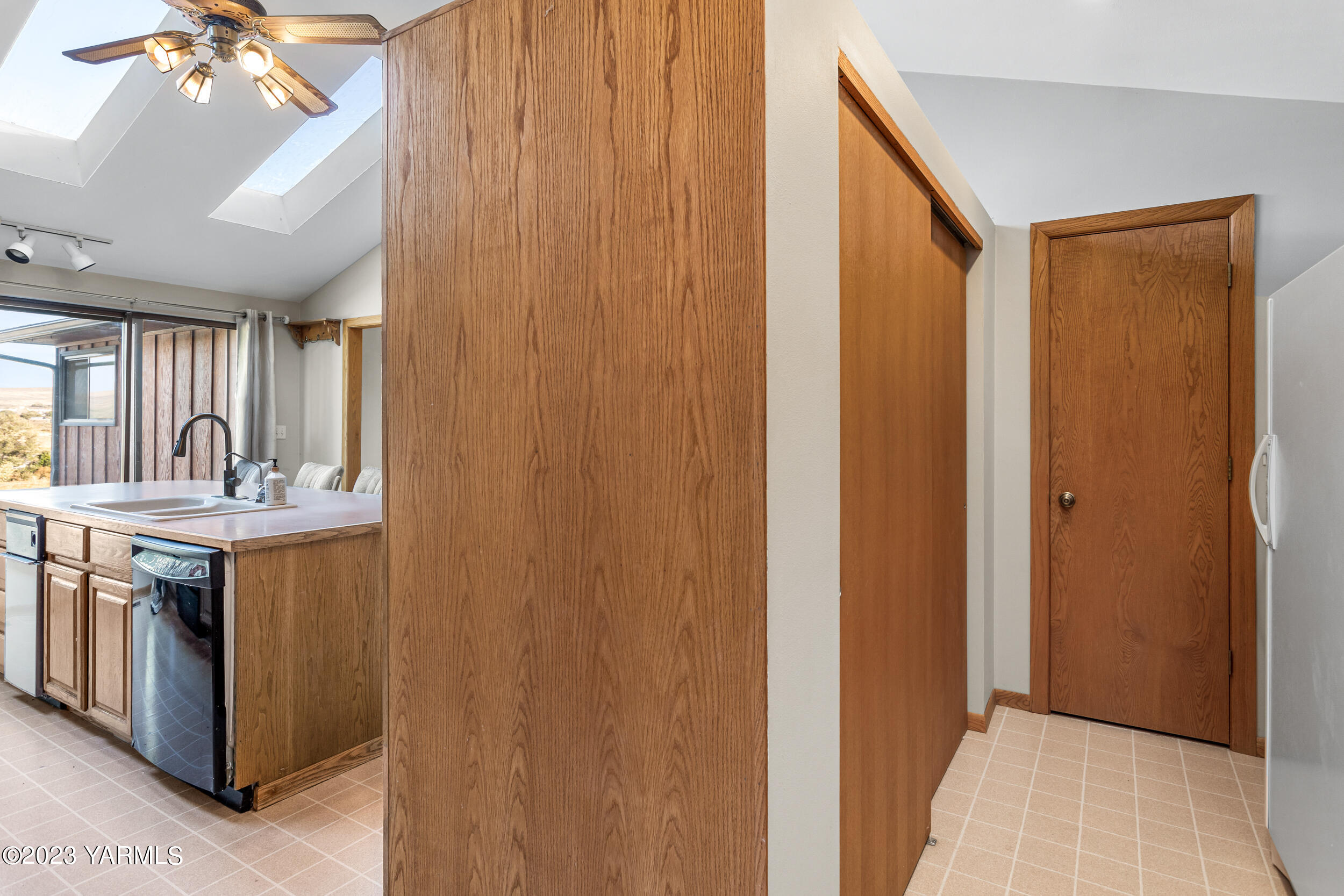 125 Johnson Road Selah, WA 98942 - Photo 10 of 36 a bathroom with a granite countertop sink and a mirror