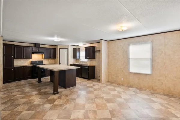 $2,600 | 12325 Hudson Drive, Alvarado, TX 76009