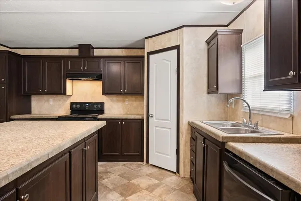 $2,600 | 12325 Hudson Drive, Alvarado, TX 76009