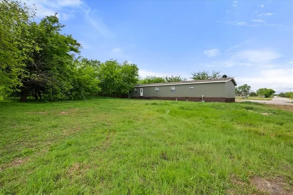 $2,600 | 12325 Hudson Drive, Alvarado, TX 76009