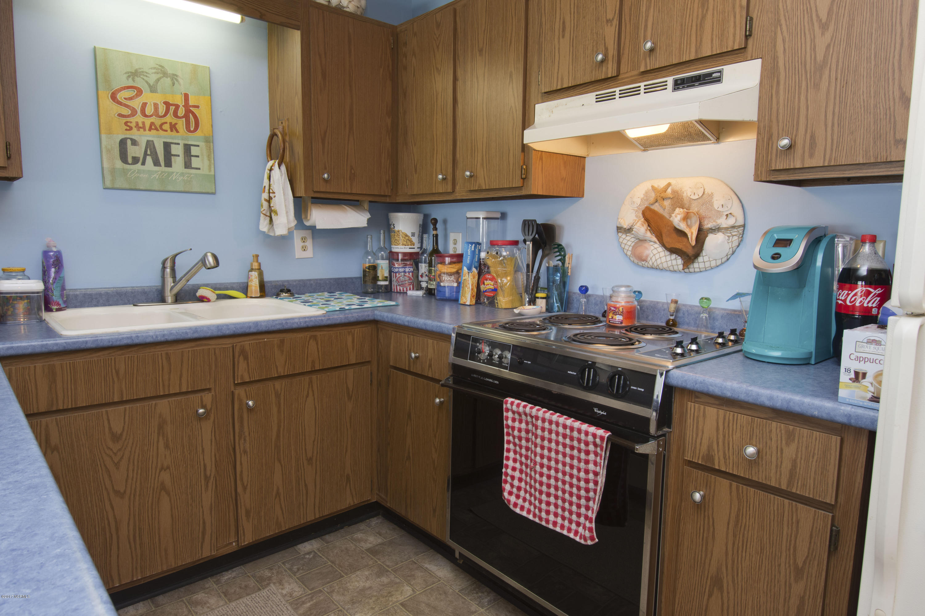 9201 Coast Guard Road, Unit I102 Emerald Isle, NC 28594 - Photo 10 of 24 DSC_0276-c