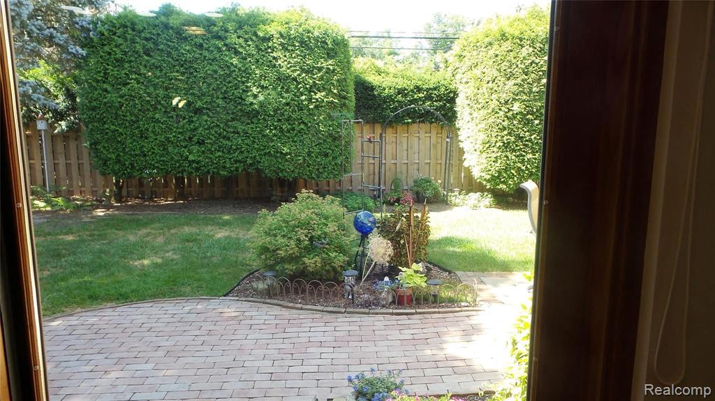 905 Cook Road Grosse Pointe Woods, MI 48236 - Photo 34 of 38