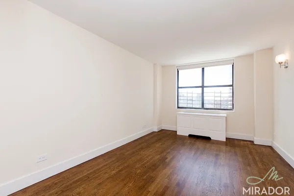 $5,400 | 330 East 39th Street, Unit 5M | Murray Hill