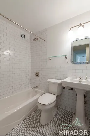 $5,400 | 330 East 39th Street, Unit 5M | Murray Hill