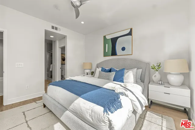 $925,000 | 2111 North Cahuenga Boulevard, Unit 14, Los Angeles, CA 90068