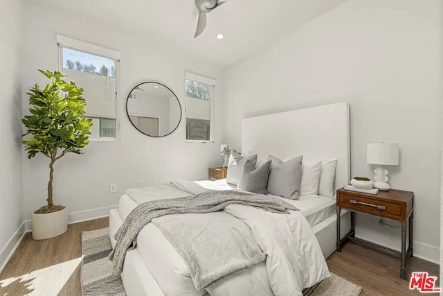 $925,000 | 2111 North Cahuenga Boulevard, Unit 14, Los Angeles, CA 90068