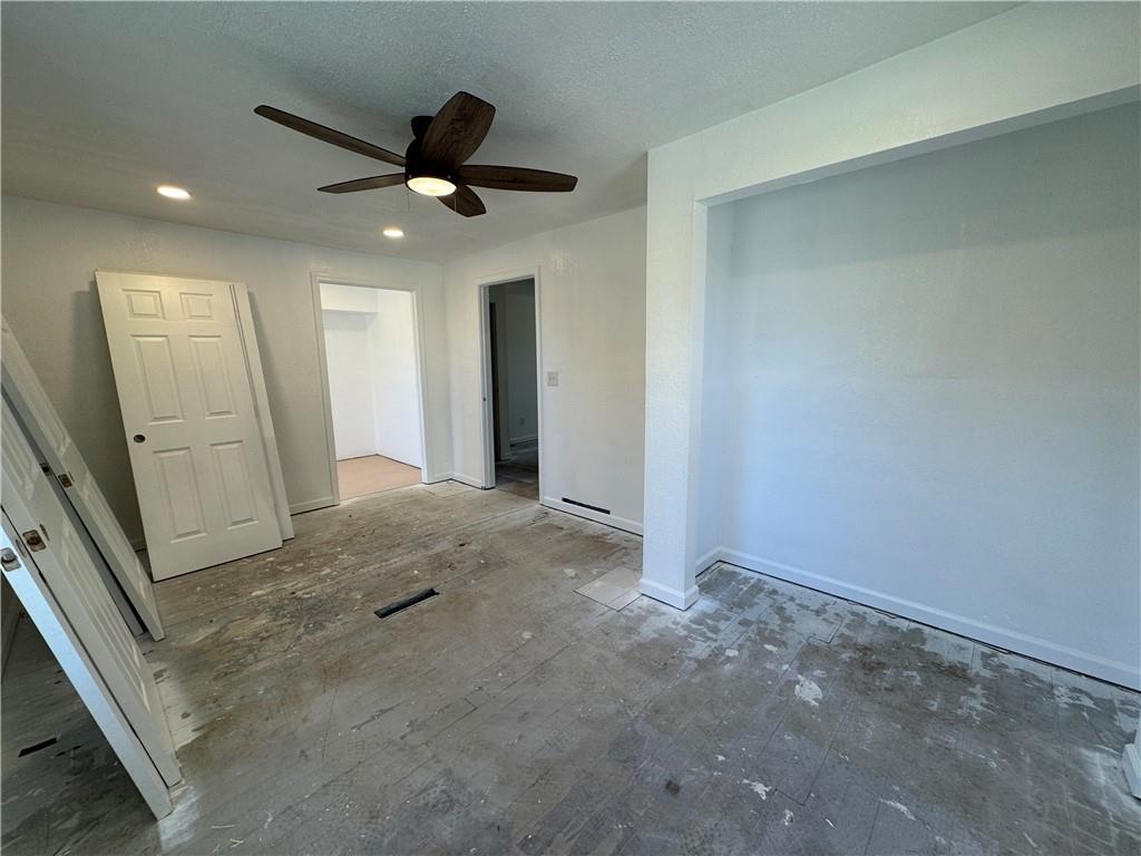 2505 Parkwood Road Shelocta, PA 15774 - Photo 6 of 19 a view of entryway