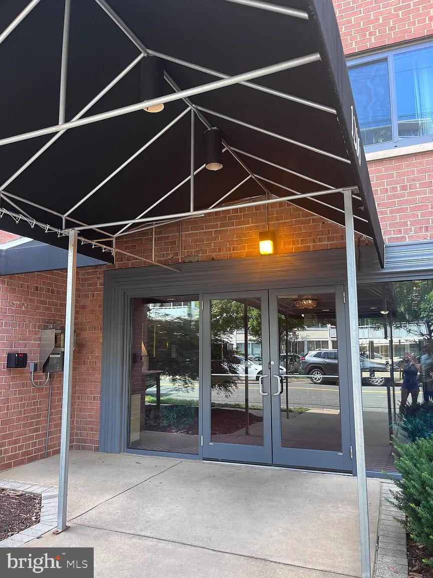 1200 South Arlington Road, Unit 504 Arlington, VA 22209 - Photo 17 of 20 a view of under an umbrella