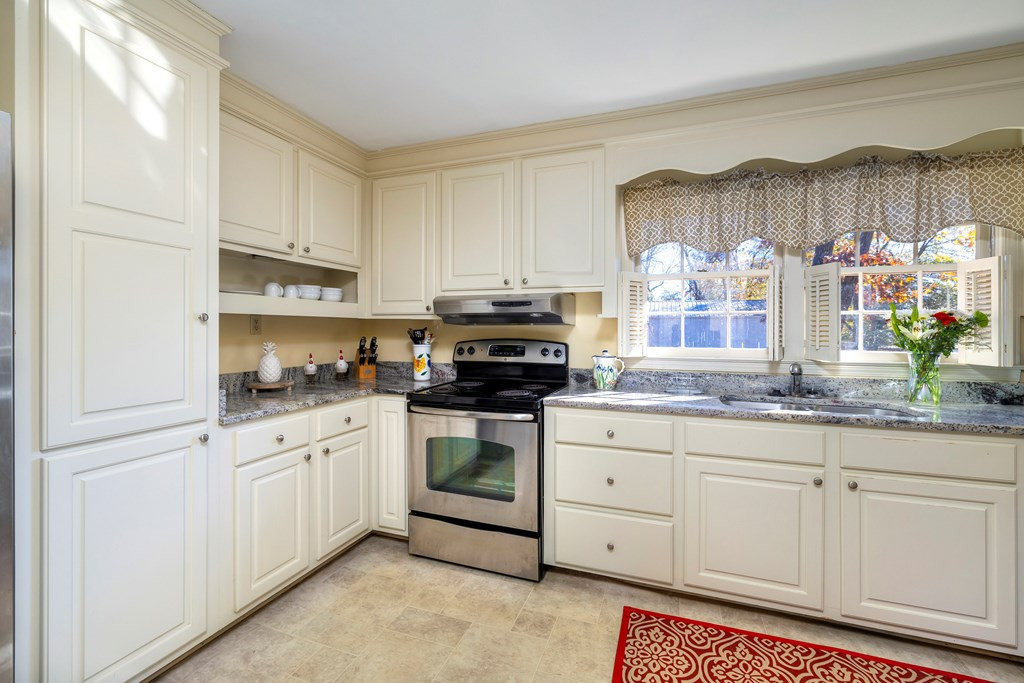 212 Nash Street Sumter, SC 29150 - Photo 8 of 32