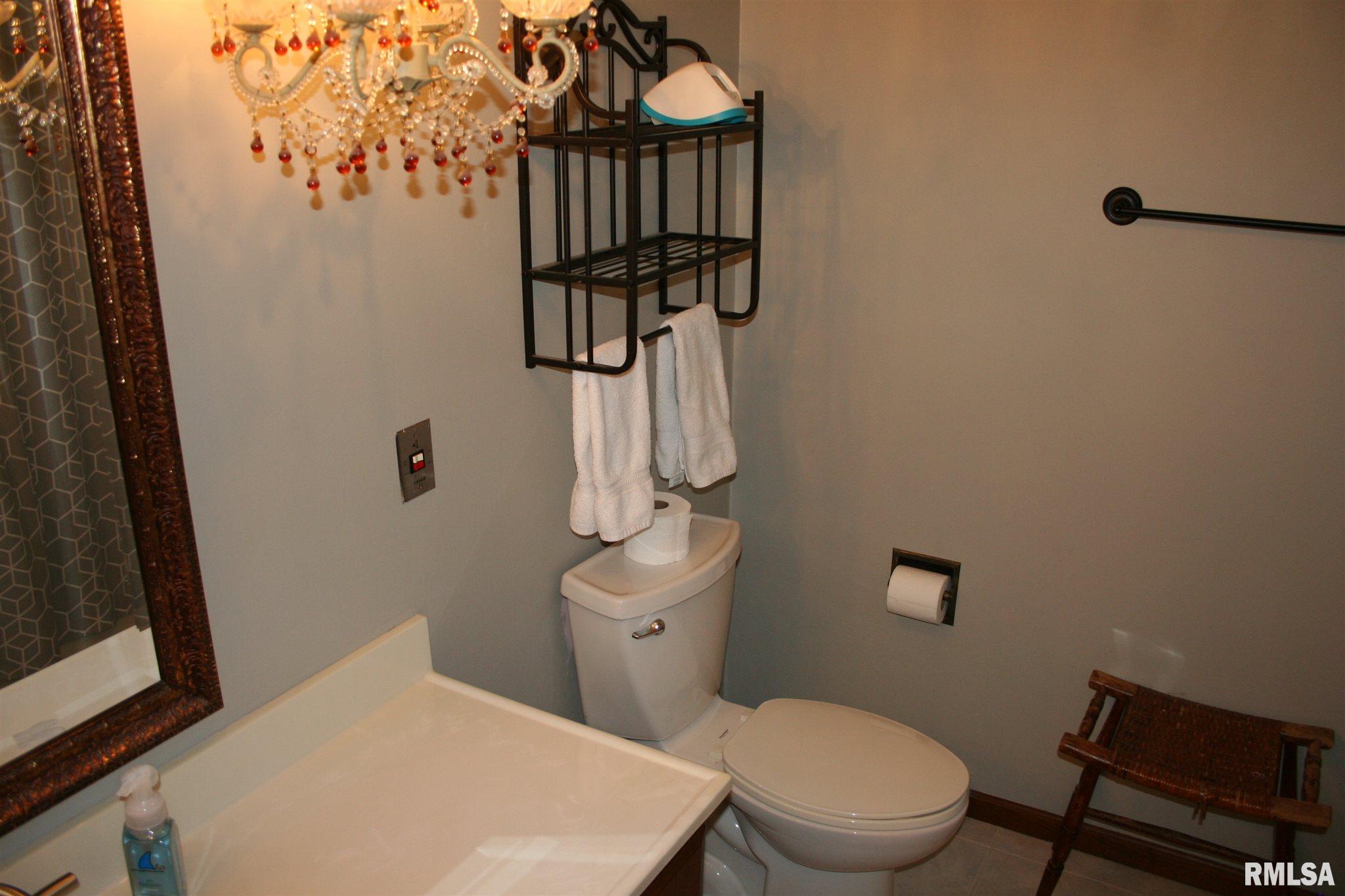 1225 China Road Macomb, IL 61455 - Photo 15 of 25