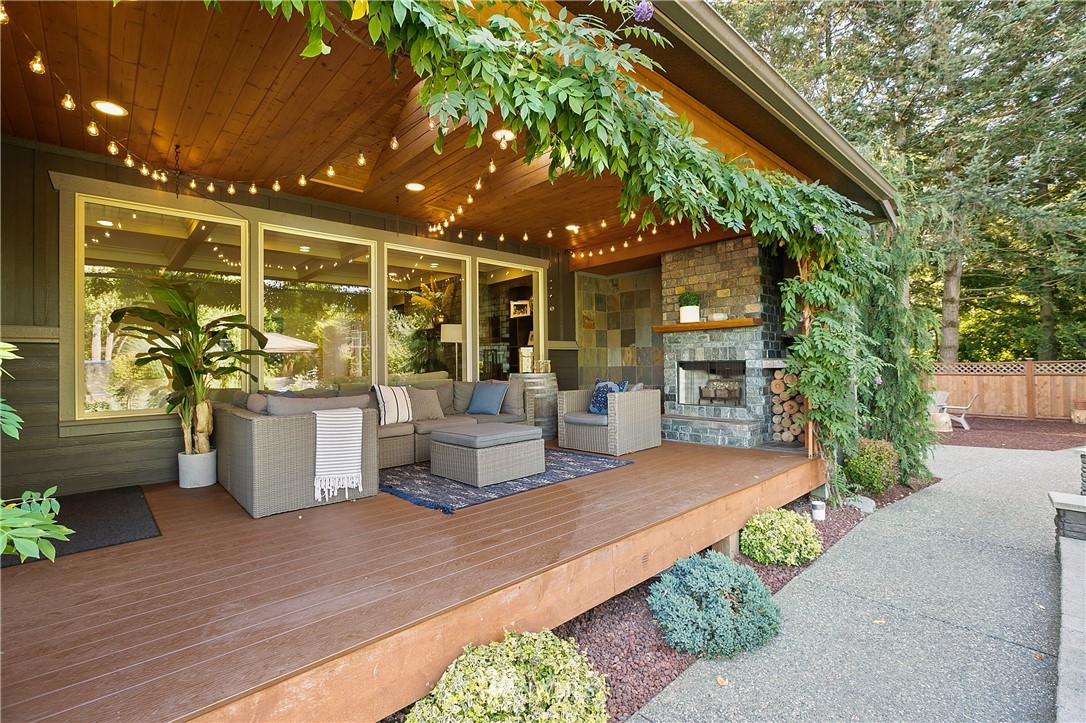 5745 Barr Road Ferndale, WA 98248 - Photo 25 of 40 a front view of a house with garden