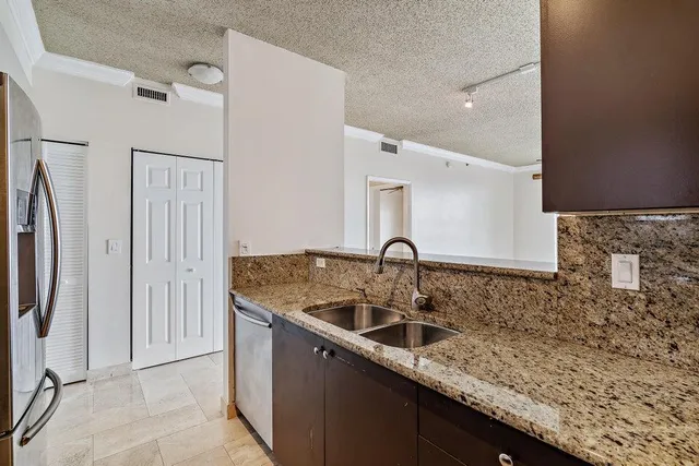 a close view of sink and tap