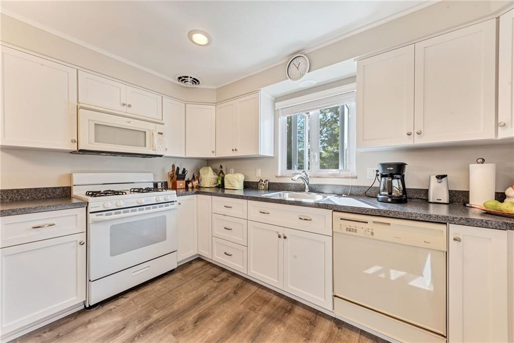 20 Ellen Drive McKees Rocks, PA 15136 - Photo 6 of 27 Gallery Image 6