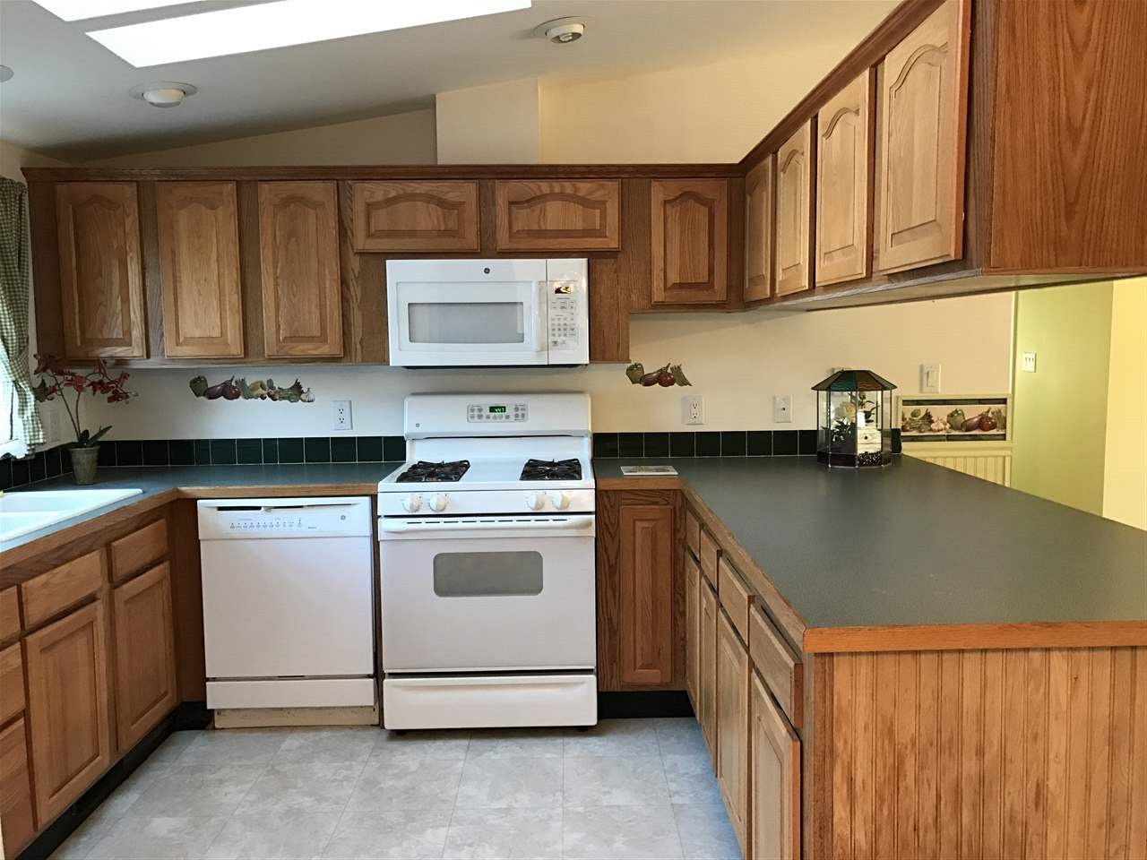 57 Sunset Way Manchester, NH 03104 - Photo 3 of 22 Gallery Image 3