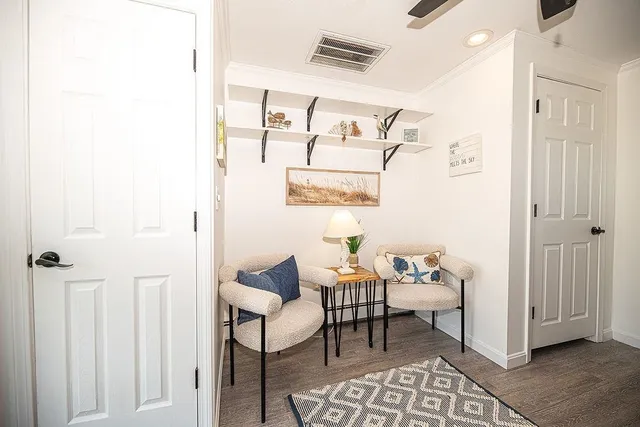 $180,000 | 541 Ocean Boulevard, Unit 6, Hampton, NH 03842