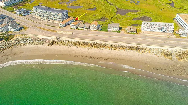 $180,000 | 541 Ocean Boulevard, Unit 6, Hampton, NH 03842