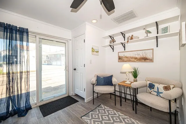 $180,000 | 541 Ocean Boulevard, Unit 6, Hampton, NH 03842