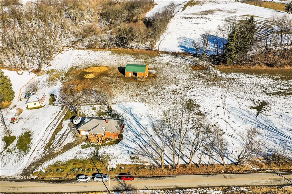 165 Muntz Road Rochester, PA 15074 - Photo 3 of 25
