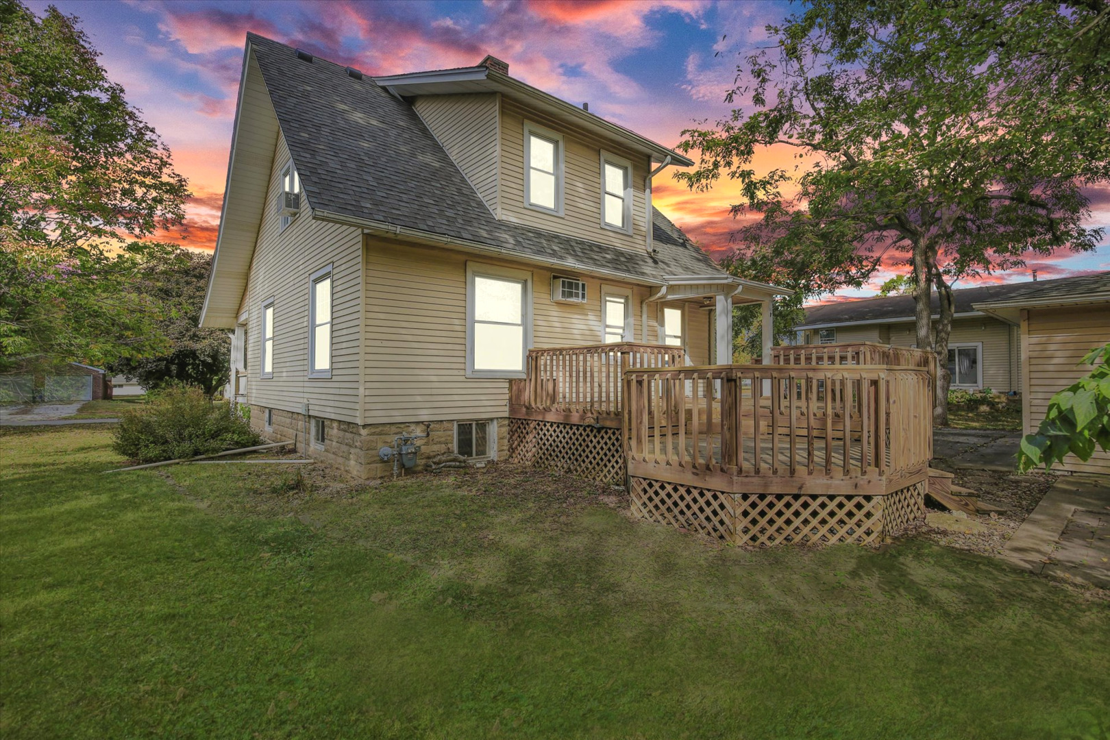 206 Illinois Street Mansfield, IL 61854 - Photo 2 of 74