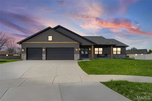 $459,900 | 162 Gabrielle Circle, Bethalto, IL 62010