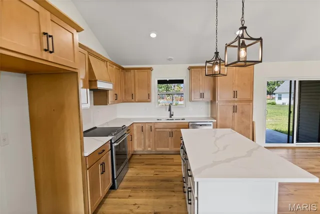 $459,900 | 162 Gabrielle Circle, Bethalto, IL 62010