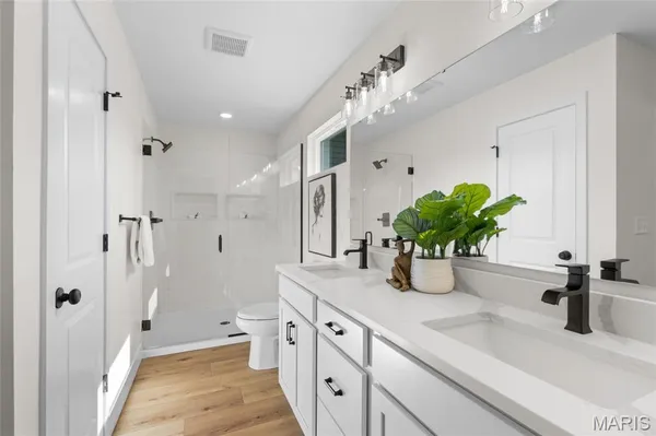 $459,900 | 162 Gabrielle Circle, Bethalto, IL 62010