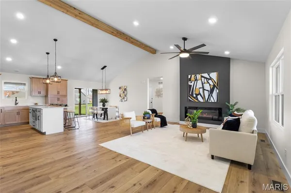 $459,900 | 162 Gabrielle Circle, Bethalto, IL 62010