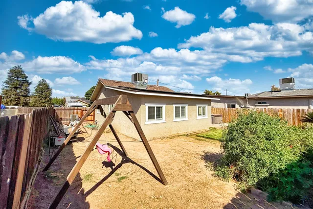 $300,000 | 2638 Valley Drive, Atwater, CA 95301