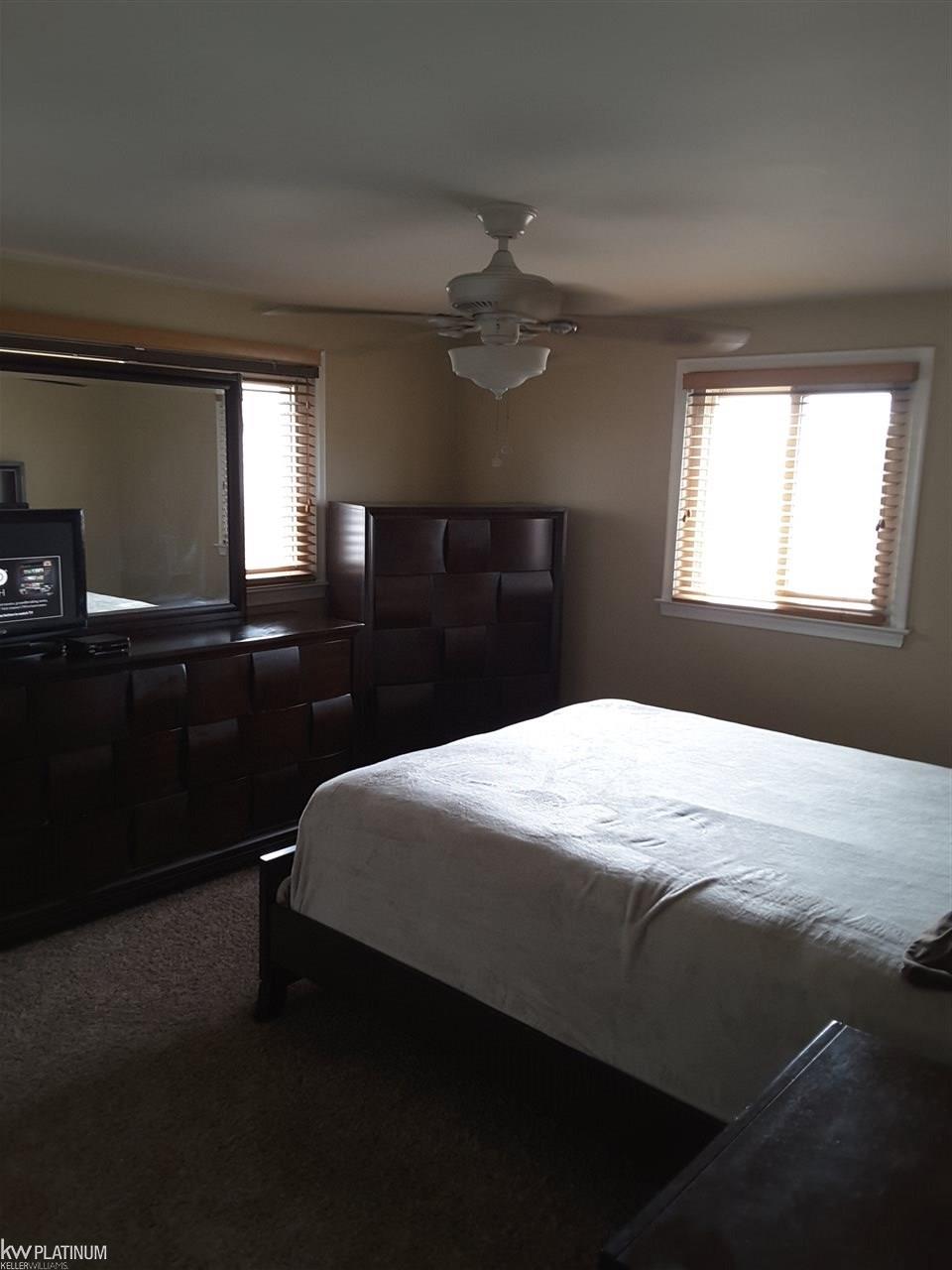 17940 Rainbow Road Fraser, MI 48026 - Photo 8 of 22 31329604-7.JPG