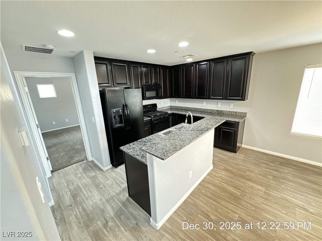 7728 Vibrant Threads Court Las Vegas, NV 89149 - Photo 6 of 40