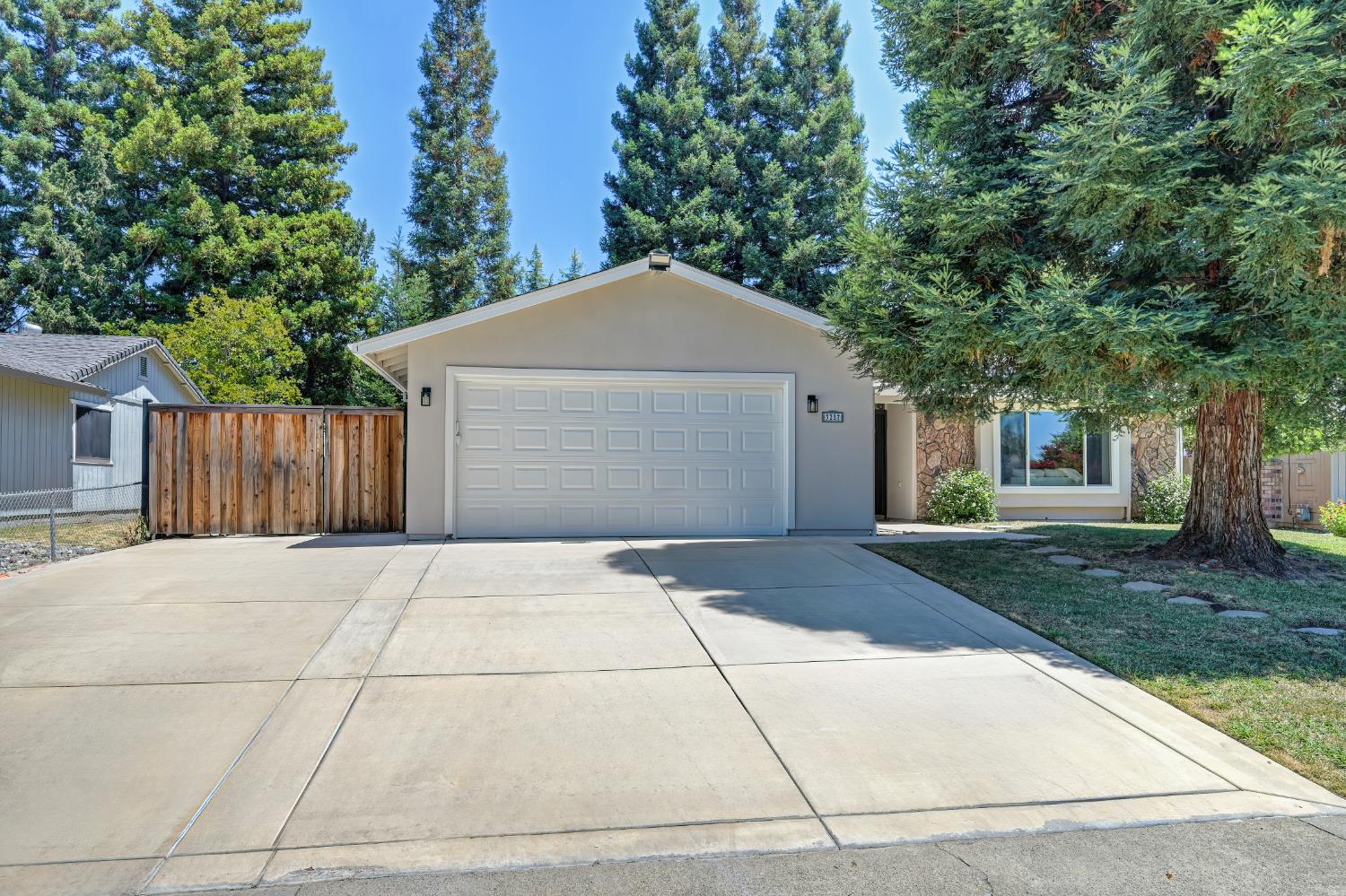 3287 Kathy Way Loomis, CA 95650 - Photo 2 of 38